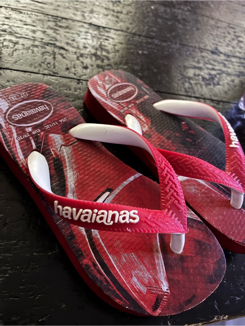Havaianas Red and White Graphic Flip Flops